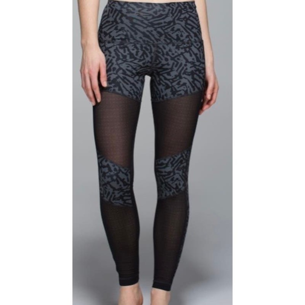 Lululemon Hot To Street black Pant Biggie Brushed Animal women sz 6